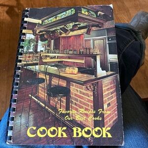 Vintage 1978, AMOR Favorite Recipes From Our Best Cooks
-Cookbook